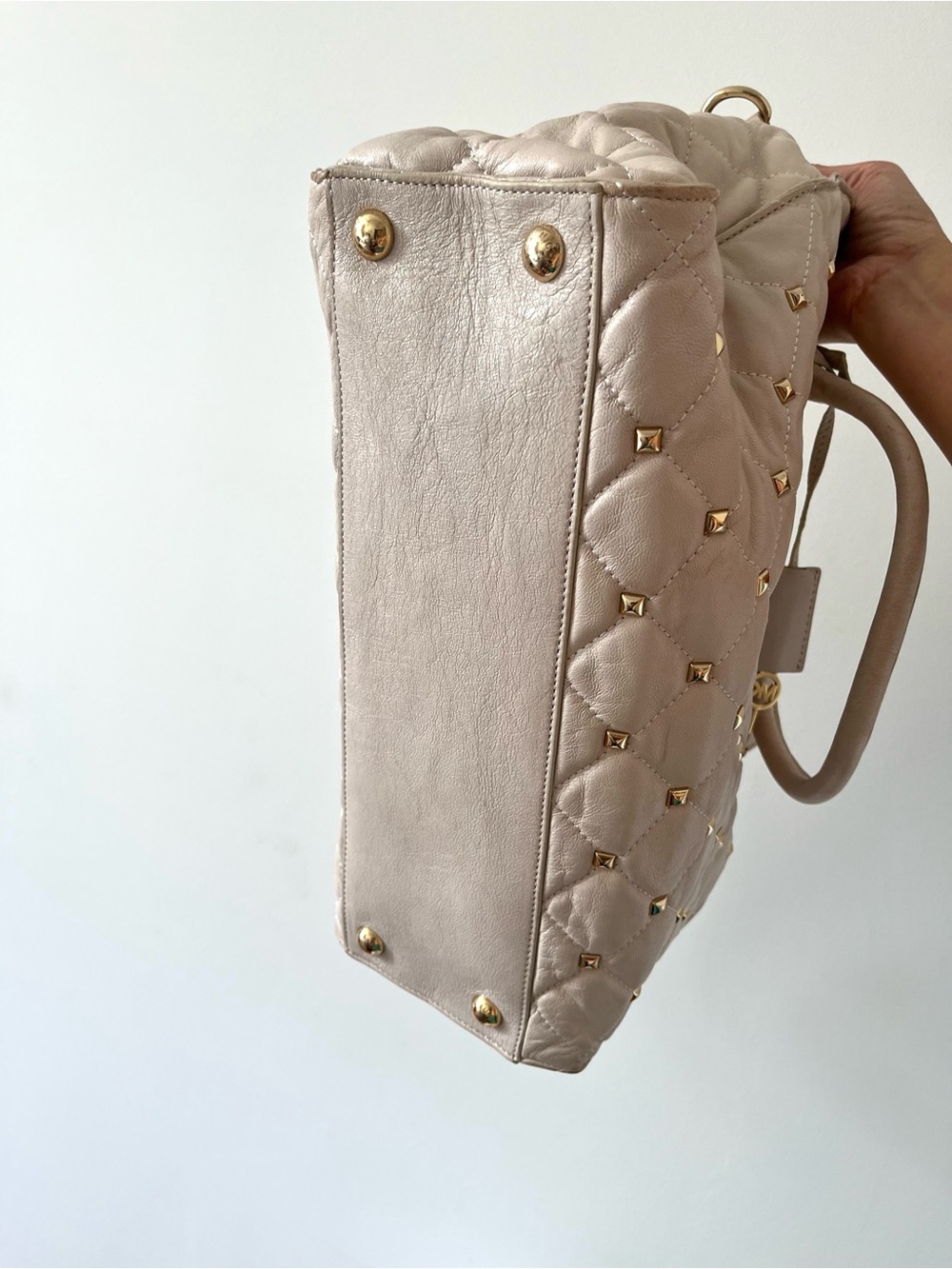 Michael Kors Hamilton Quilted Cream Leather Satchel with Gold Studs - Picture 5 of 16